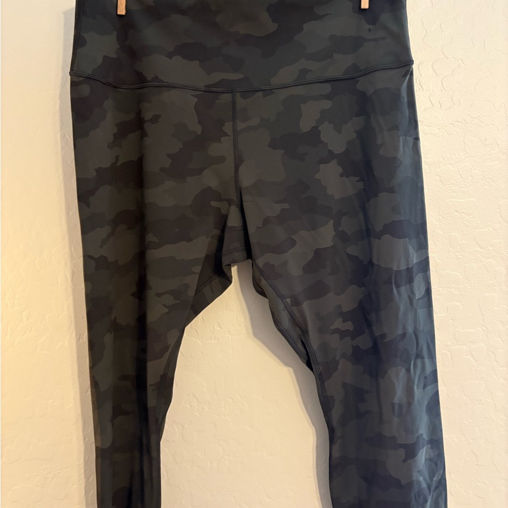 lululemon athletica Align Crop Dark Green/Black Camo Leggings